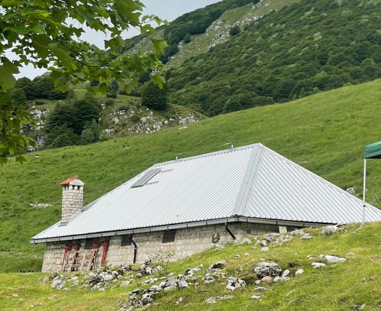 ALPINI. MAURMAIR (FDI): CASERA VALFREDDA È ESEMPIO REALE DI COMUNITÀ